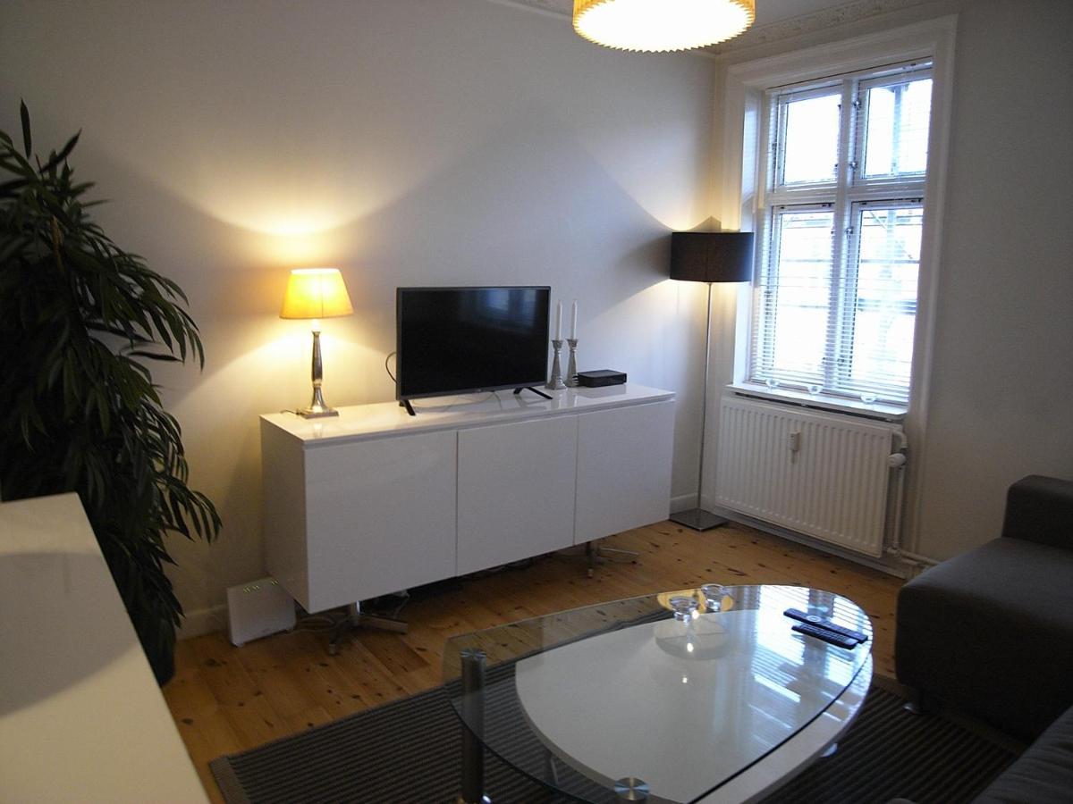 Cozy In Elegant Osterbro Apartment